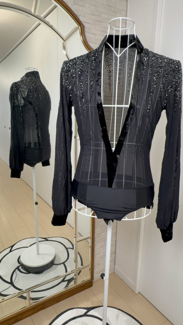 Velvet Dominion Noir